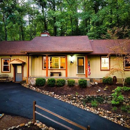 Beautiful Chalet With Fireplace And Large Game Room Gatlinburg Exterior photo