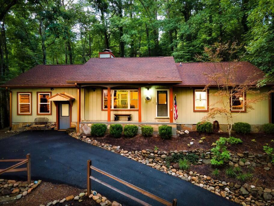 Beautiful Chalet With Fireplace And Large Game Room Gatlinburg Exterior photo