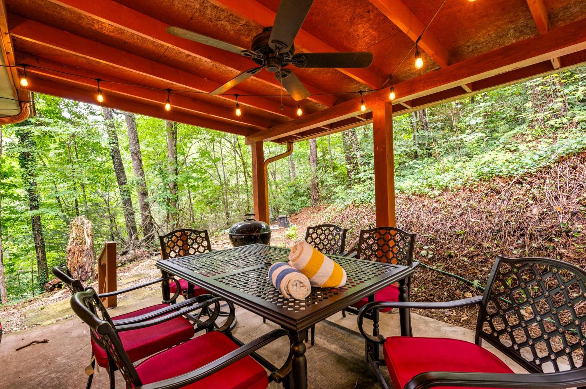 Beautiful Chalet With Fireplace And Large Game Room Gatlinburg Exterior photo