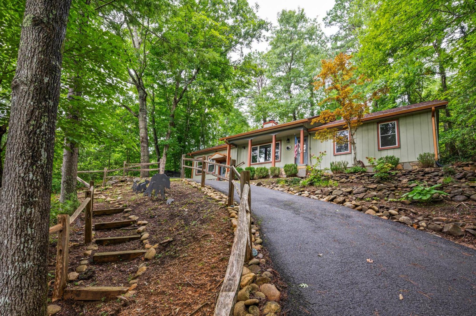 Beautiful Chalet With Fireplace And Large Game Room Gatlinburg Exterior photo