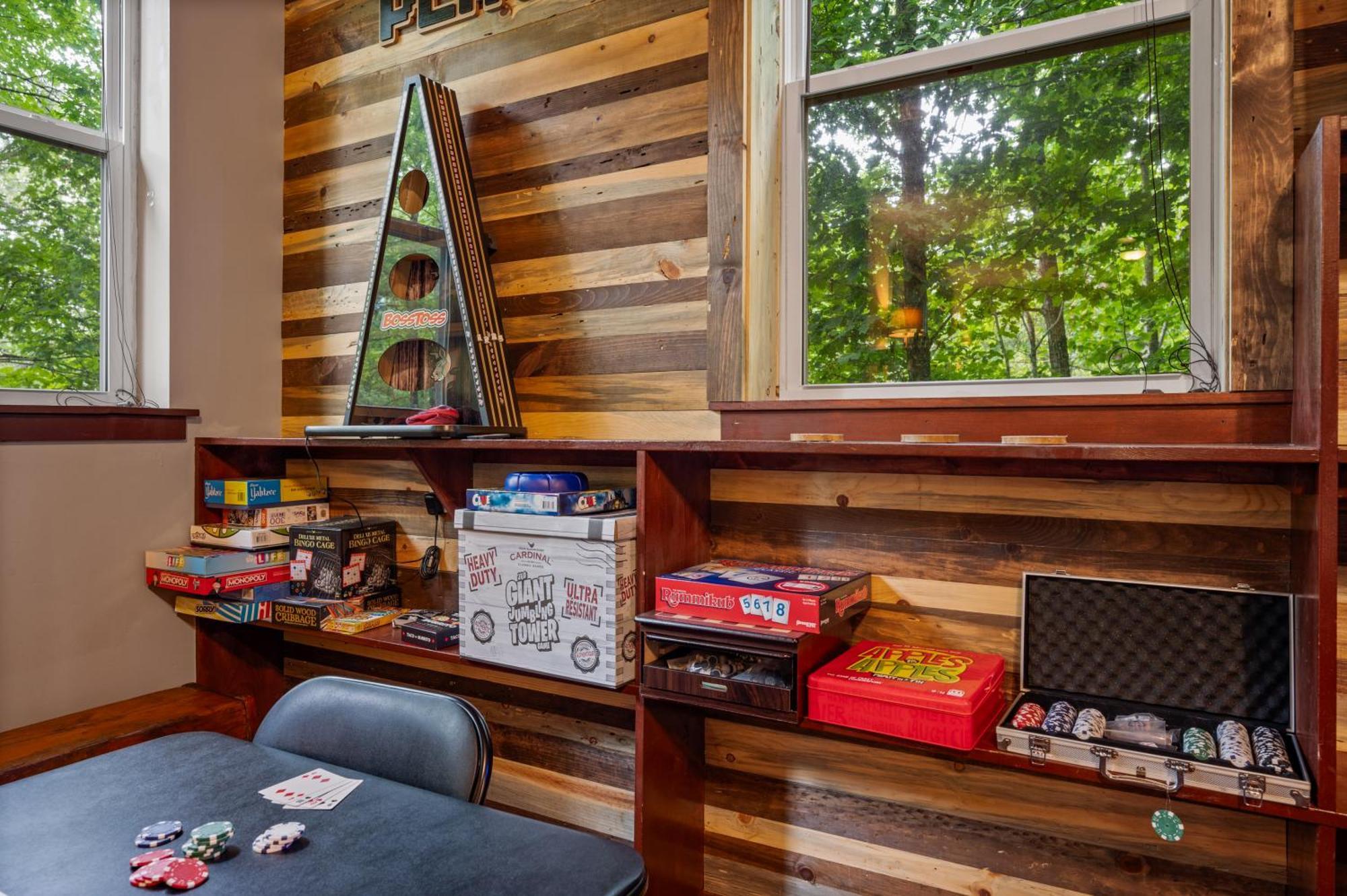 Beautiful Chalet With Fireplace And Large Game Room Gatlinburg Exterior photo